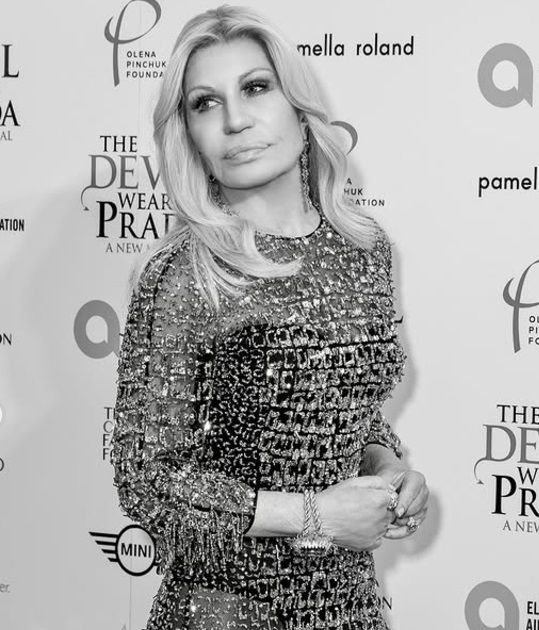 Lincredibile trasformazione di Donatella Versace le differenze ierioggi Come ha fatto